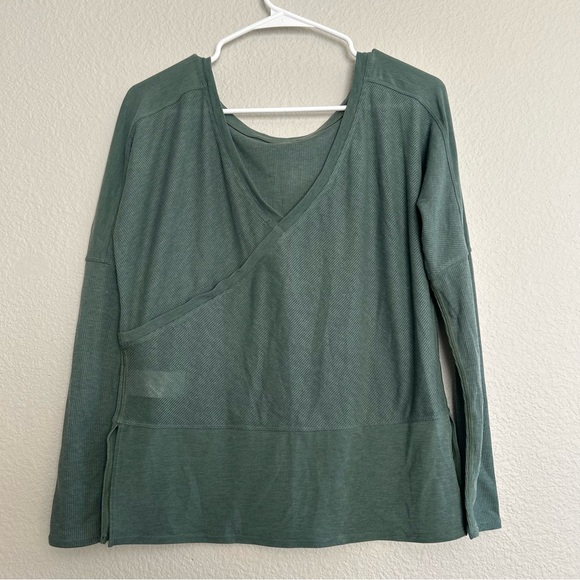 prAna Kaila Green Long Sleeve Top with Back-V EXCELLENT condition - Picture 5 of 6